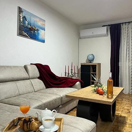 Stan Na Dan Kozarska Dubica Apartman Bosanska Dubica Kültér fotó
