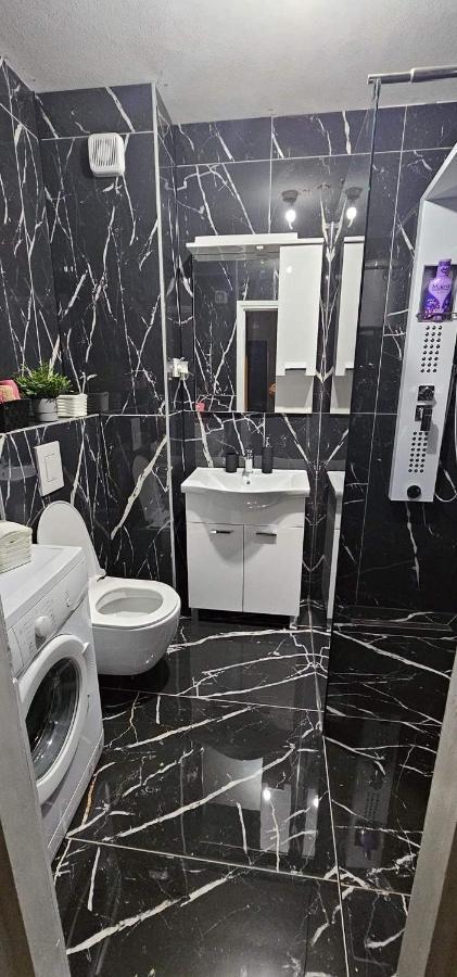 Stan Na Dan Kozarska Dubica Apartman Bosanska Dubica Kültér fotó