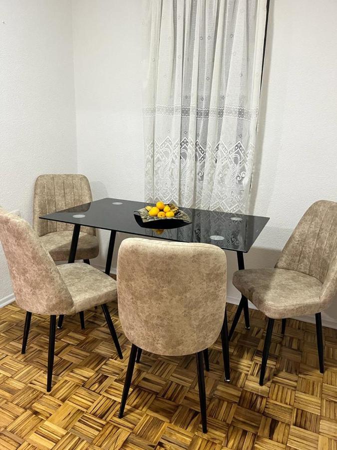 Stan Na Dan Kozarska Dubica Apartman Bosanska Dubica Kültér fotó