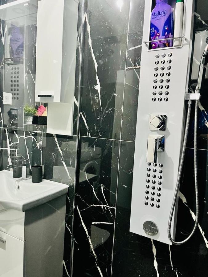 Stan Na Dan Kozarska Dubica Apartman Bosanska Dubica Kültér fotó