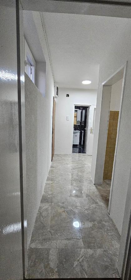 Stan Na Dan Kozarska Dubica Apartman Bosanska Dubica Kültér fotó