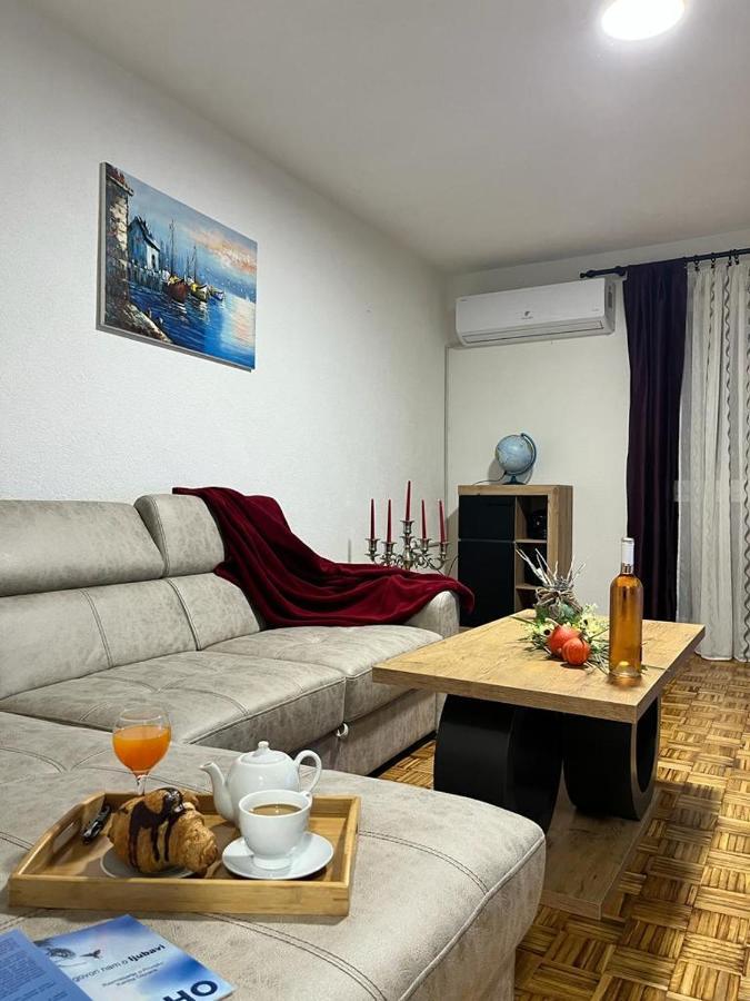 Stan Na Dan Kozarska Dubica Apartman Bosanska Dubica Kültér fotó