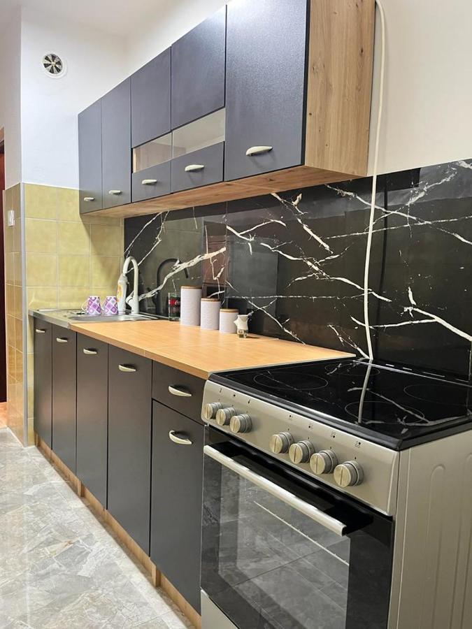 Stan Na Dan Kozarska Dubica Apartman Bosanska Dubica Kültér fotó