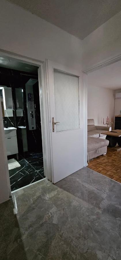 Stan Na Dan Kozarska Dubica Apartman Bosanska Dubica Kültér fotó